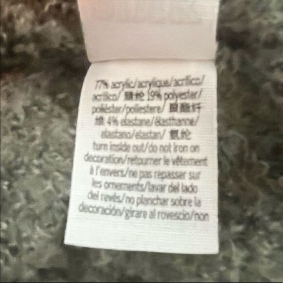 🎄PINK by VS Camo Boyfriend Hoodie - Picture 6 of 9